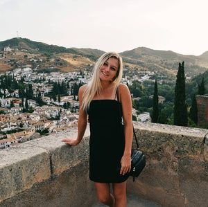 Meet your Posher, Courtney